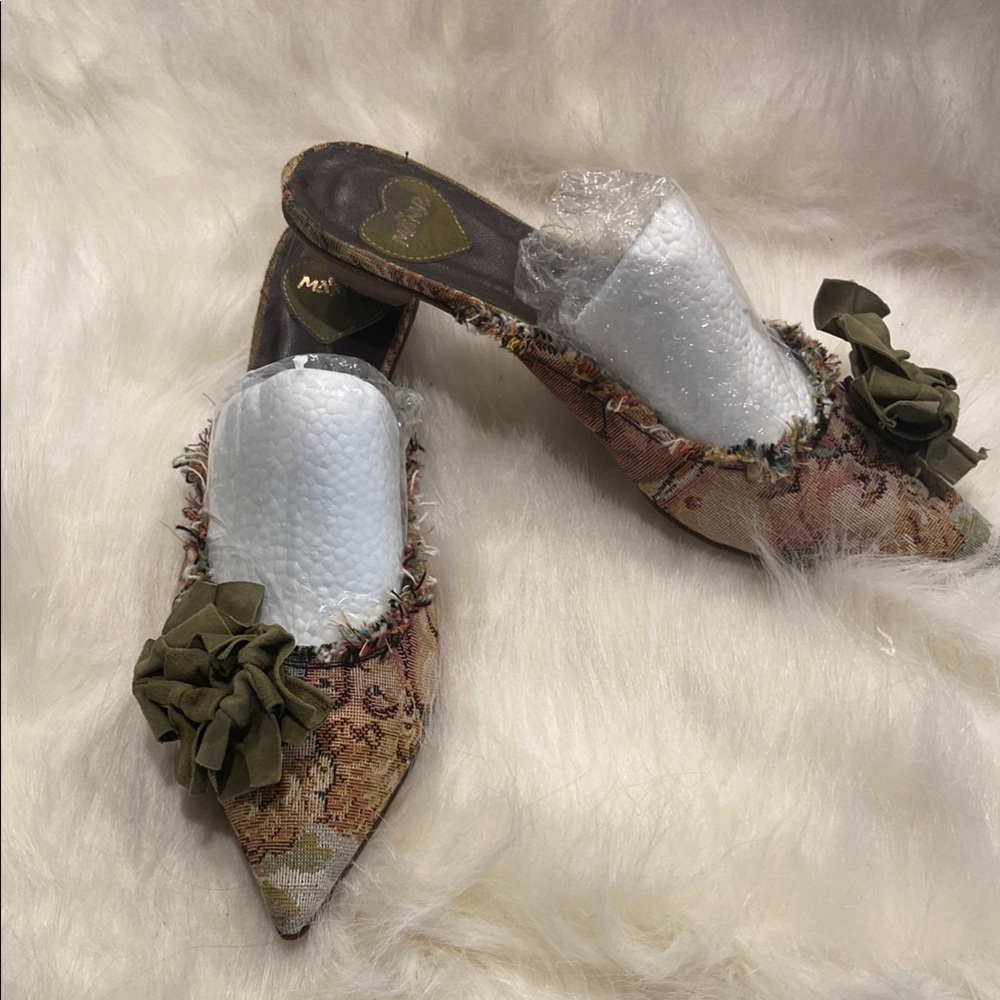 Elegant Brown and Green Mules with Small Heel and Bow